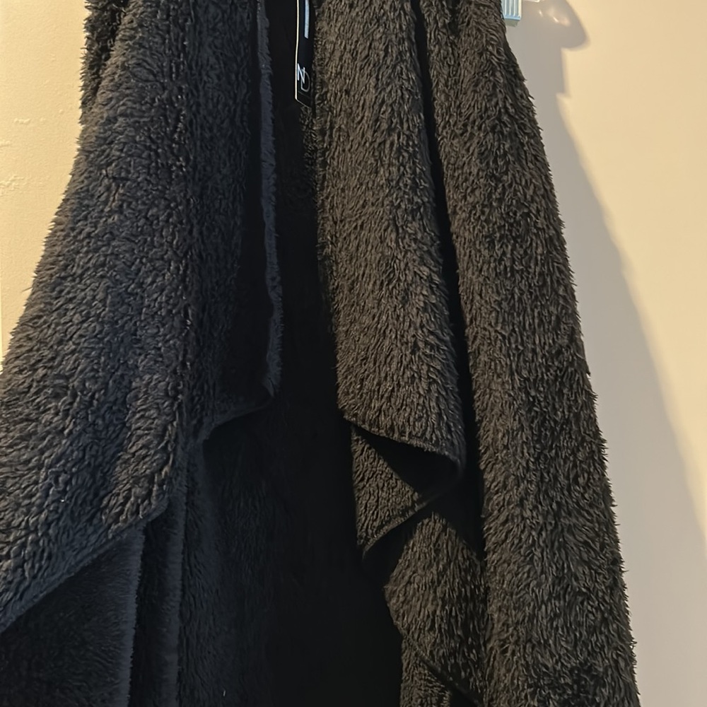 “Polyester Cardigan” - Picture 2 of 5